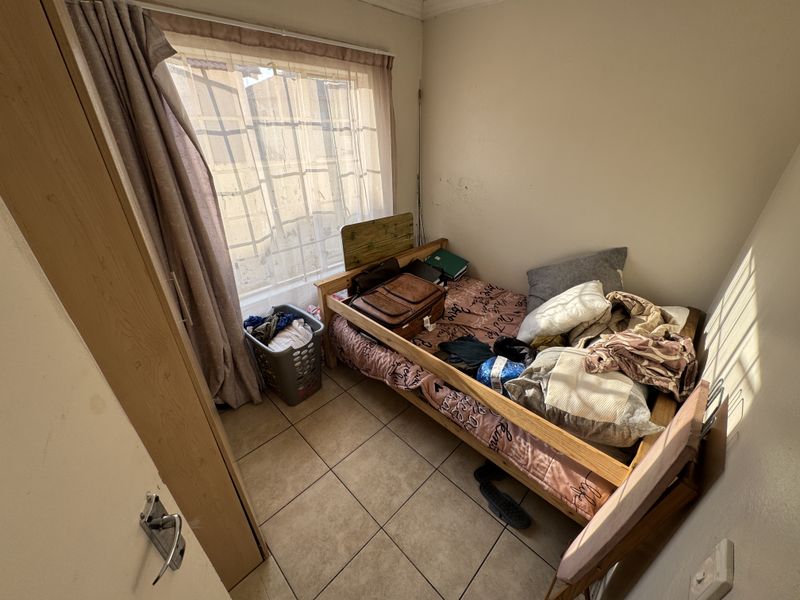 3-Bedroom, 2-Bathroom Home in Secure Estate with 24-Hour Guarded Access - Photo 8