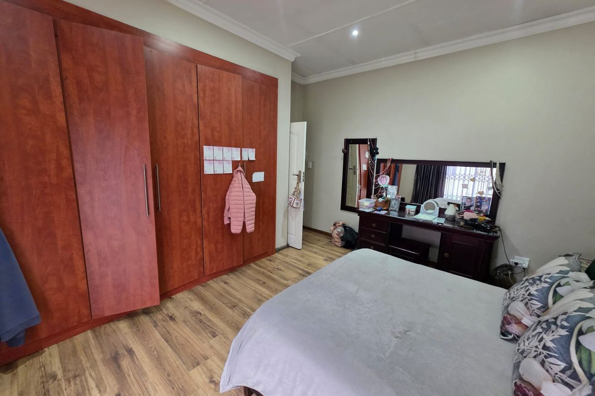 Immaculate House for Sale in Sasolburg – Off the Grid Living! - Photo 5