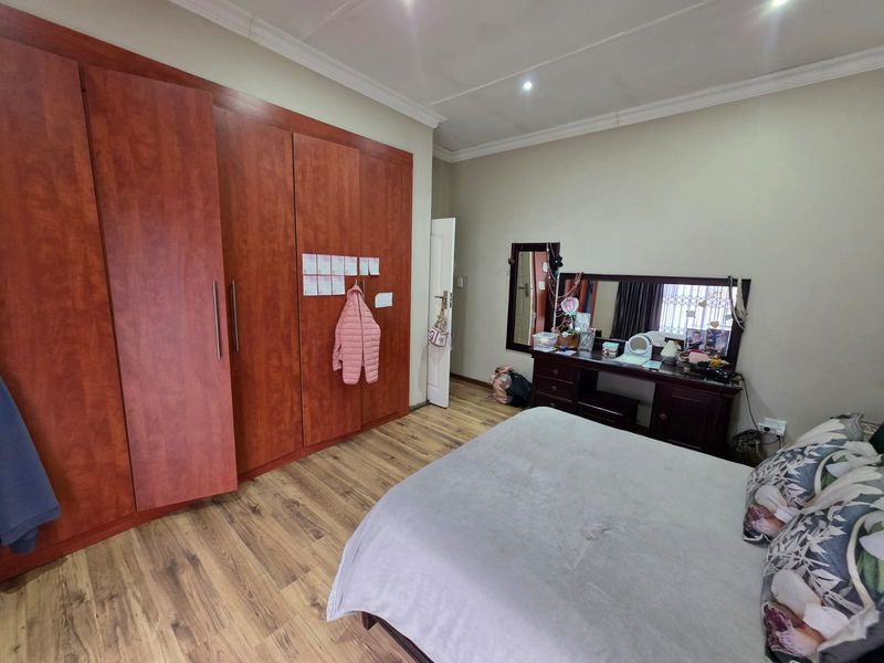 Immaculate House for Sale in Sasolburg – Off the Grid Living! - Photo 5