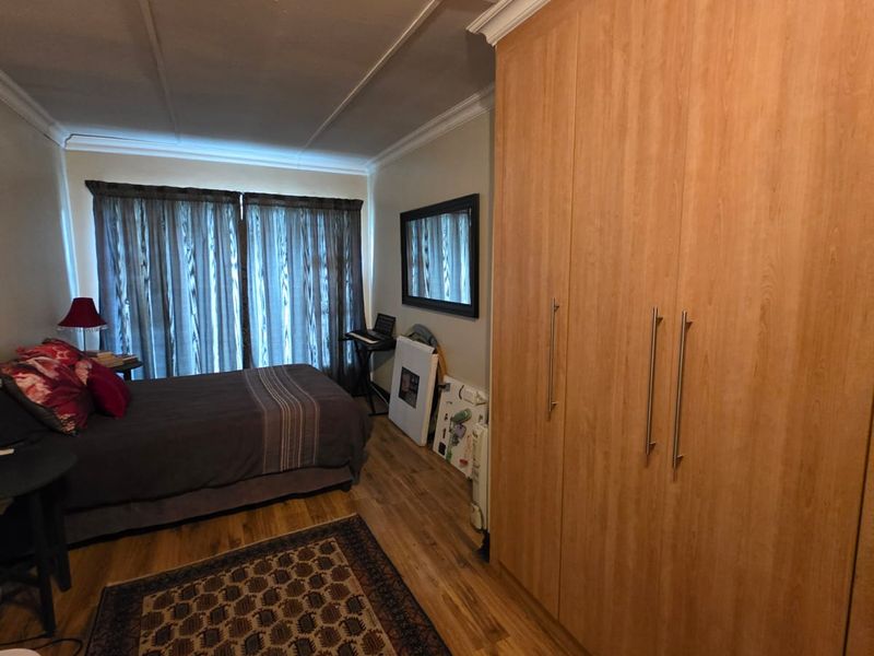 Immaculate House for Sale in Sasolburg – Off the Grid Living! - Photo 8