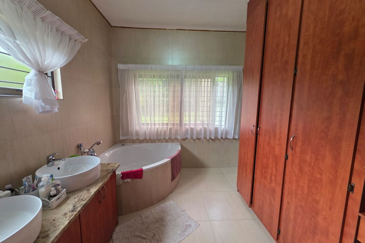 Immaculate House for Sale in Sasolburg – Off the Grid Living! - Photo 4