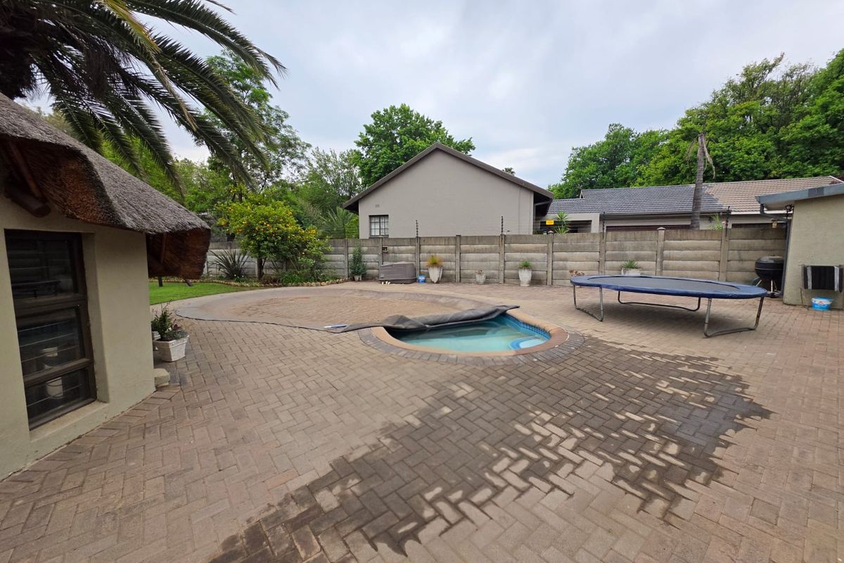 Immaculate House for Sale in Sasolburg – Off the Grid Living! - Photo 3