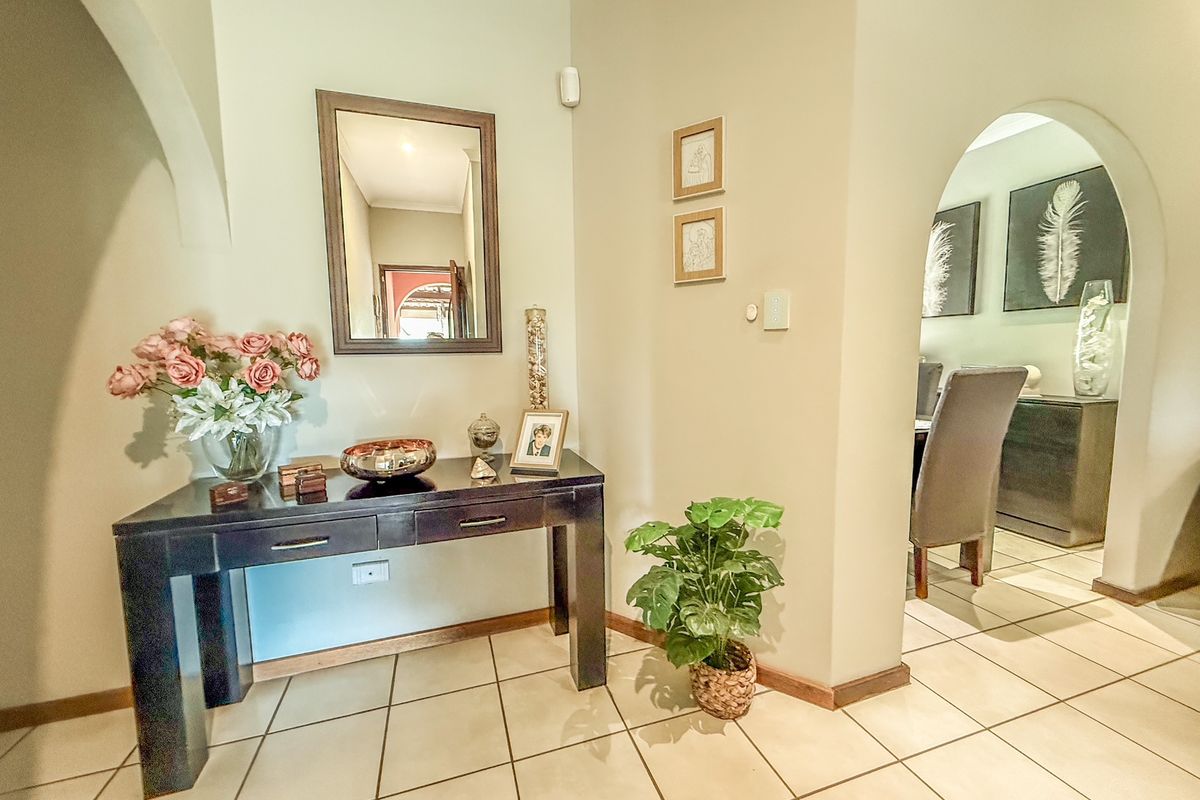 House Pending Sale In Empangeni - Photo 3