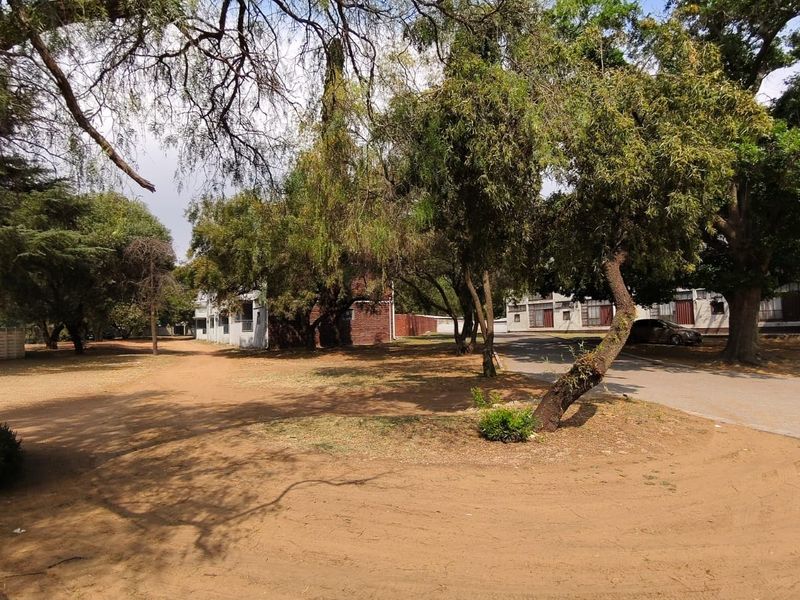 Very modern Bachelor's flat in well known complex, walking distance to Sasol Firm. - Photo 10