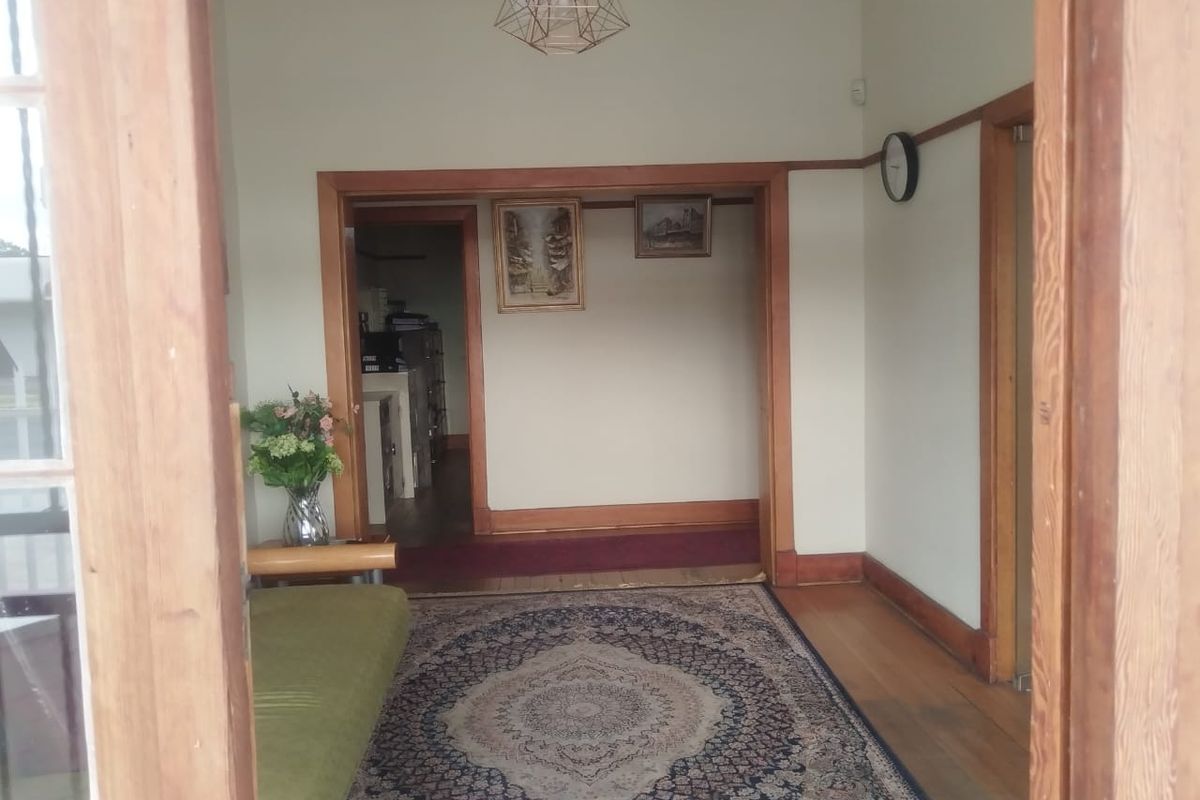 Offices with 2 Flats situated in Boksburg South - Photo 5