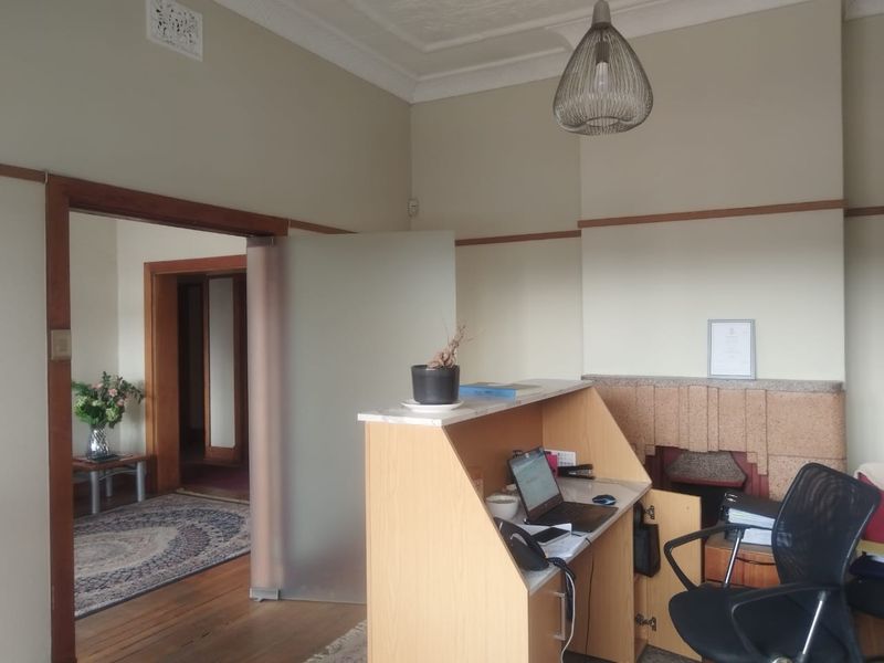 Offices with 2 Flats situated in Boksburg South - Photo 9