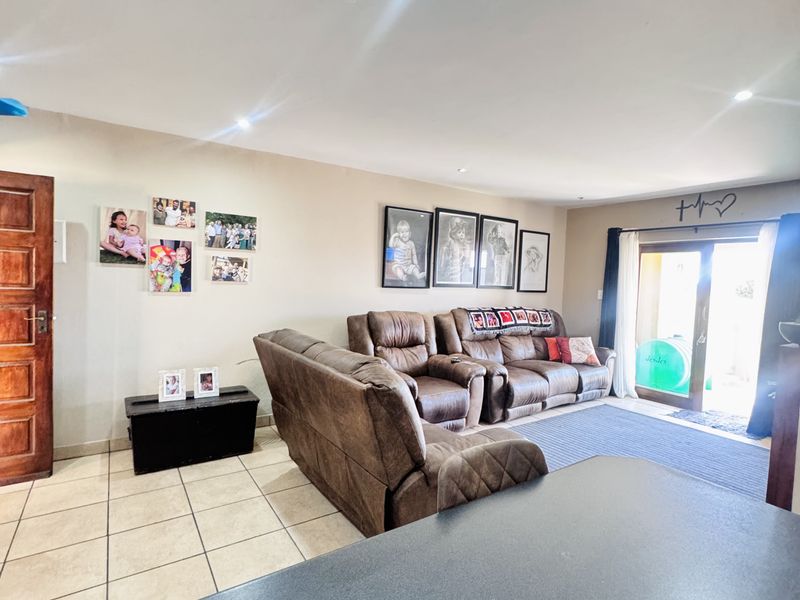 Ground-Floor Apartment with Private Garden at Reyno Views - Photo 6