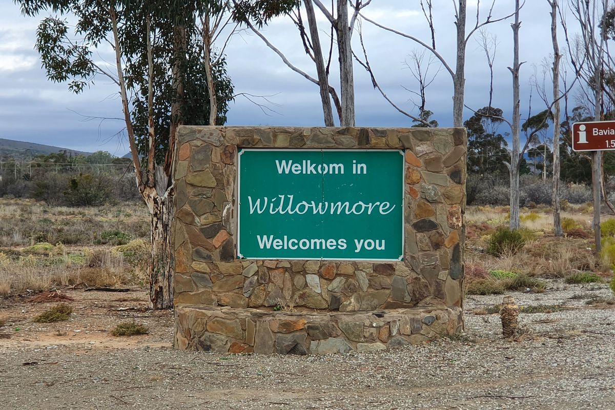 Small  House in need of TLC -Willowmore - Photo 4