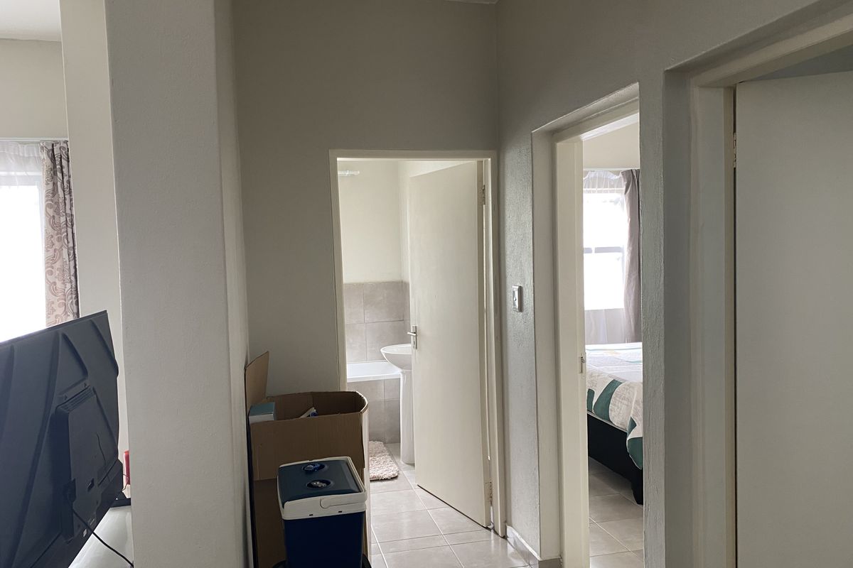 2 Bedroom Apartment in Rynfield Benoni - Photo 5