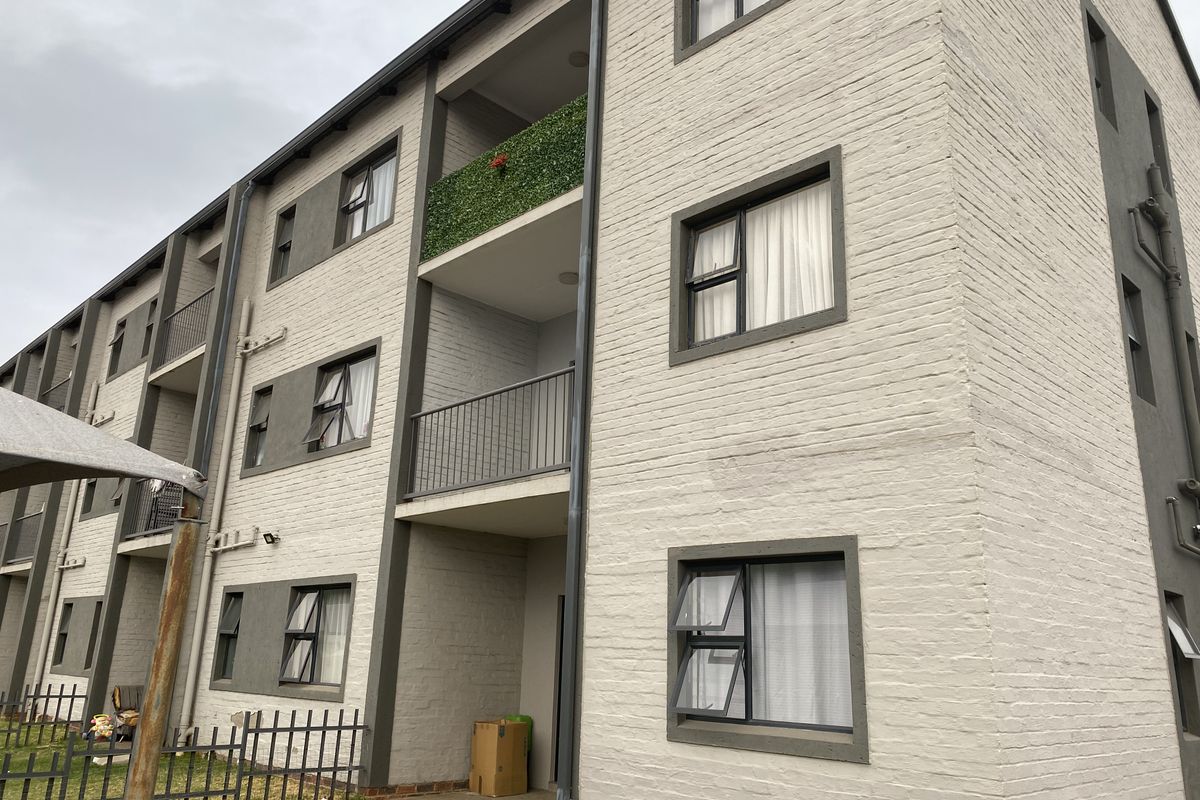 2 Bedroom Apartment in Rynfield Benoni - Photo 2