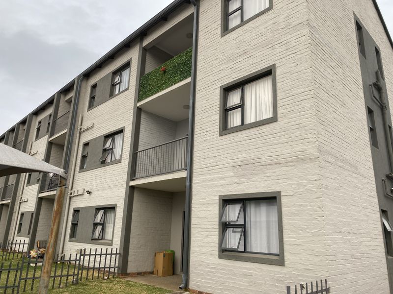 2 Bedroom Apartment in Rynfield Benoni - Photo 2