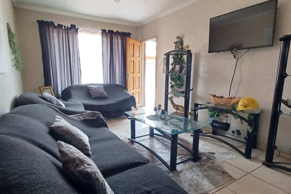 2 Bedroom Apartment in Bakpa - Photo 5