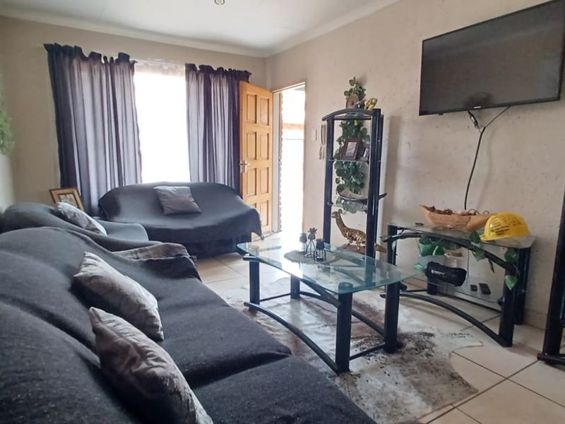 2 Bedroom Apartment in Bakpa - Photo 5