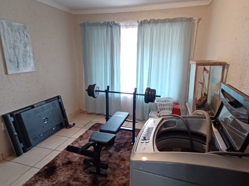 2 Bedroom Apartment in Bakpa - Photo 8