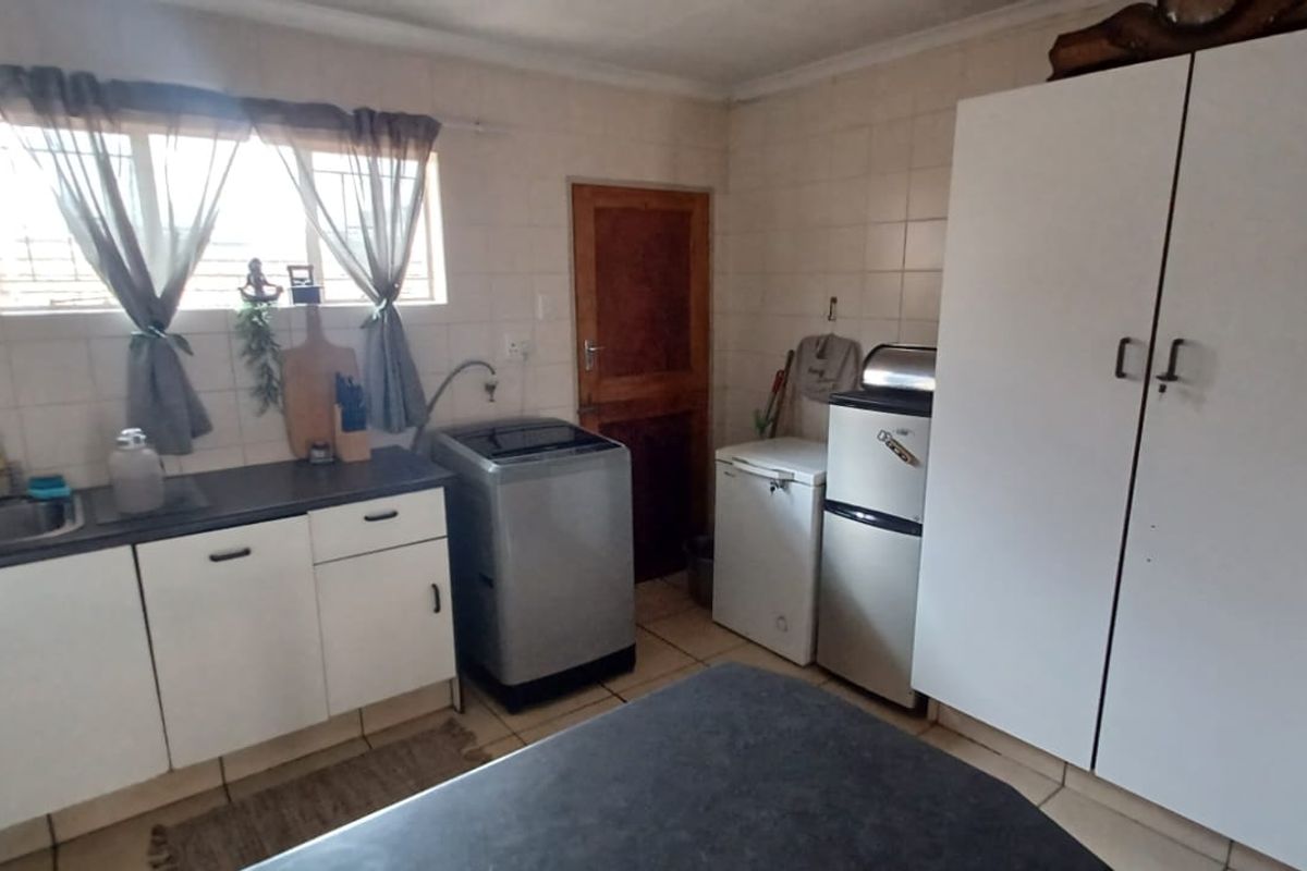 2 Bedroom Apartment in Bakpa - Photo 4