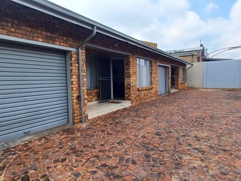 2 Bedroom Apartment in Bakpa - Photo 2