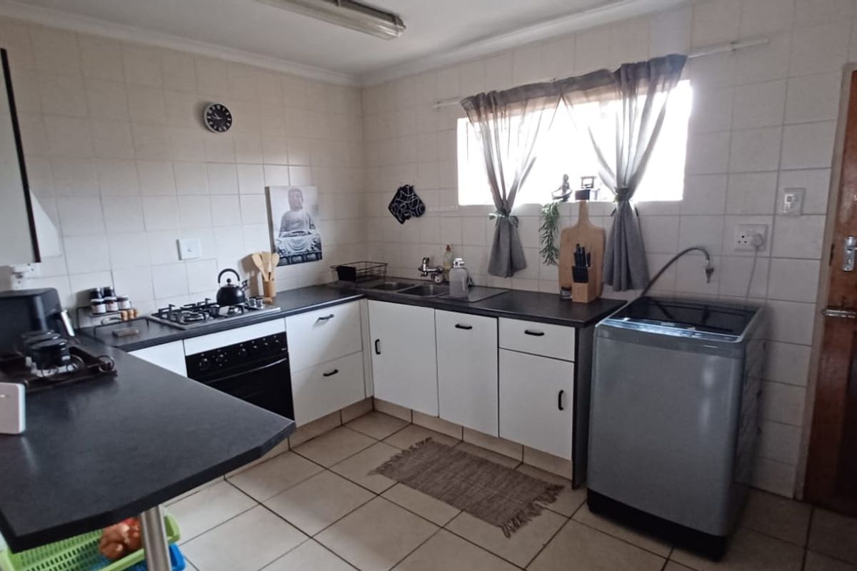 2 Bedroom Apartment in Bakpa - Photo 3