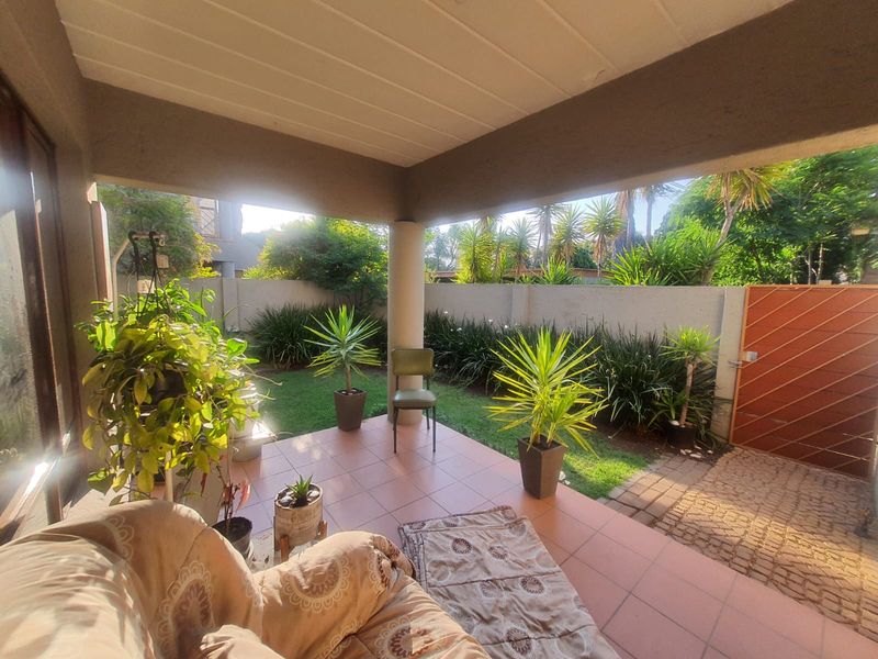 Prime Location Secured Complex Townhouse With A Beautiful Garden And Communal Pool Can Now Be Yours - Photo 4