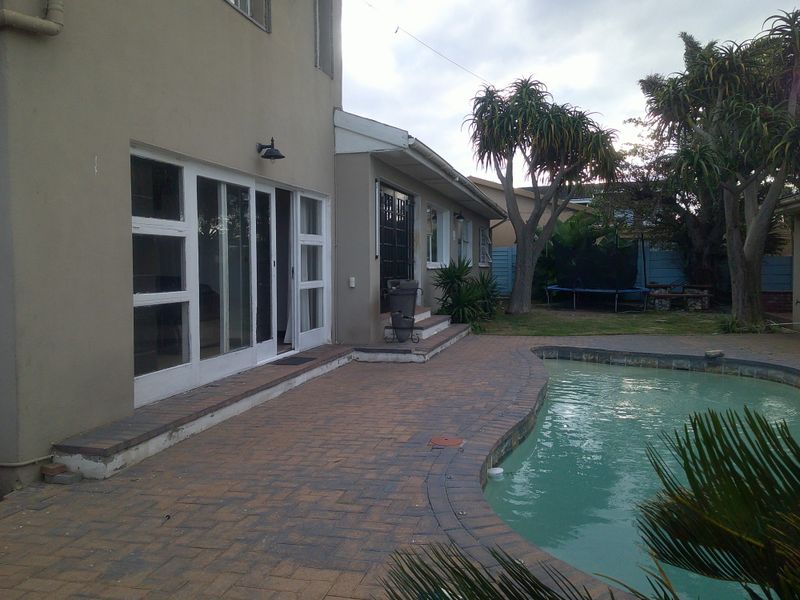 IMPACABLE FAMIY HOME CLOSE TO THE BEACH - Photo 4