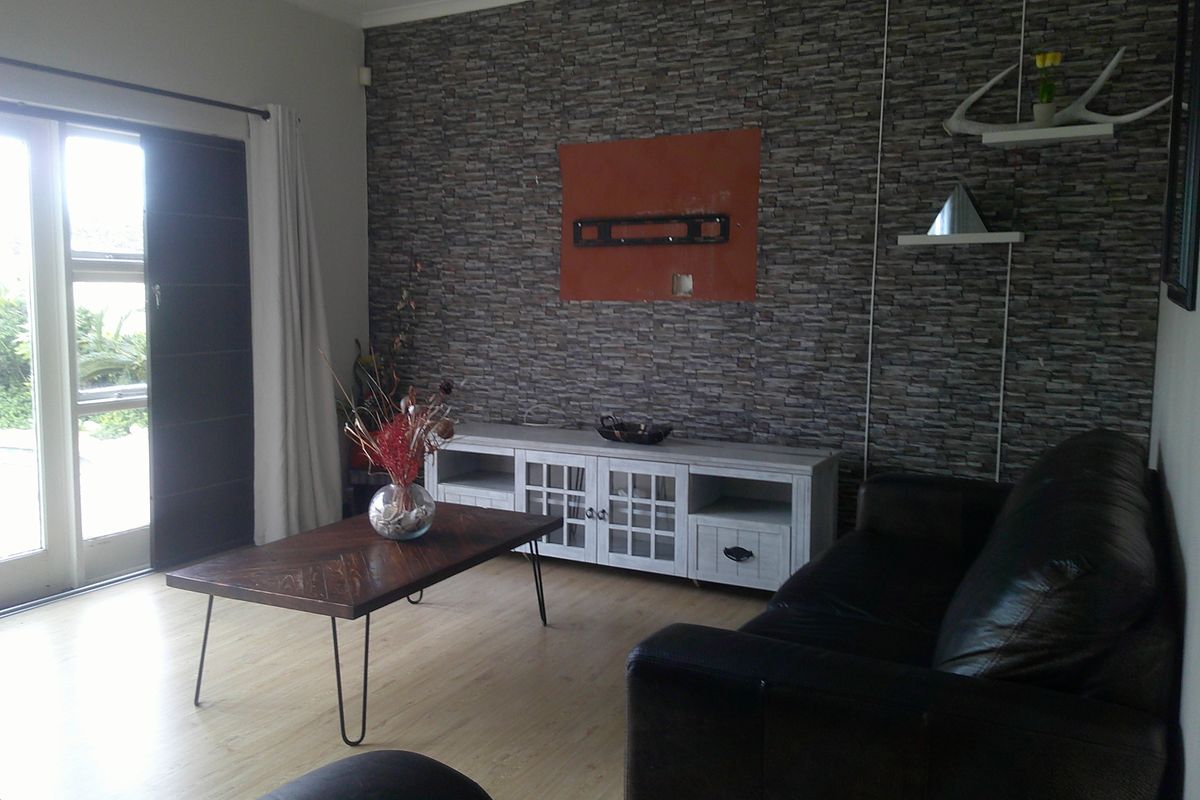 IMPACABLE FAMIY HOME CLOSE TO THE BEACH - Photo 2