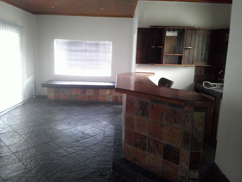 IMPACABLE FAMIY HOME CLOSE TO THE BEACH - Photo 9