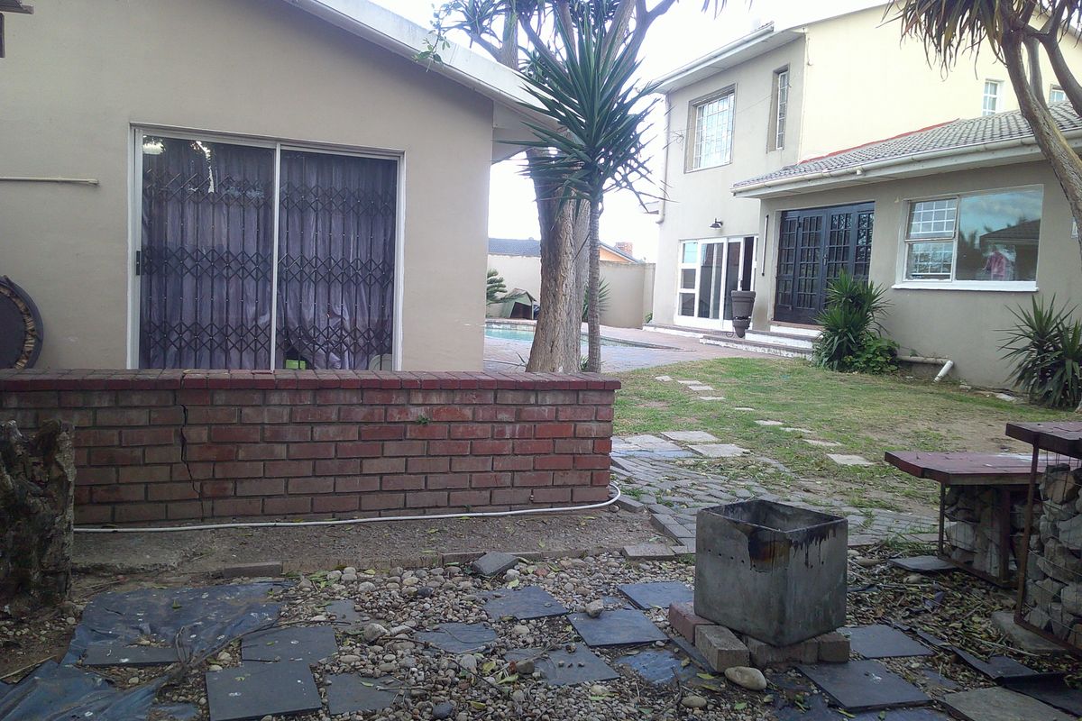 IMPACABLE FAMIY HOME CLOSE TO THE BEACH - Photo 5