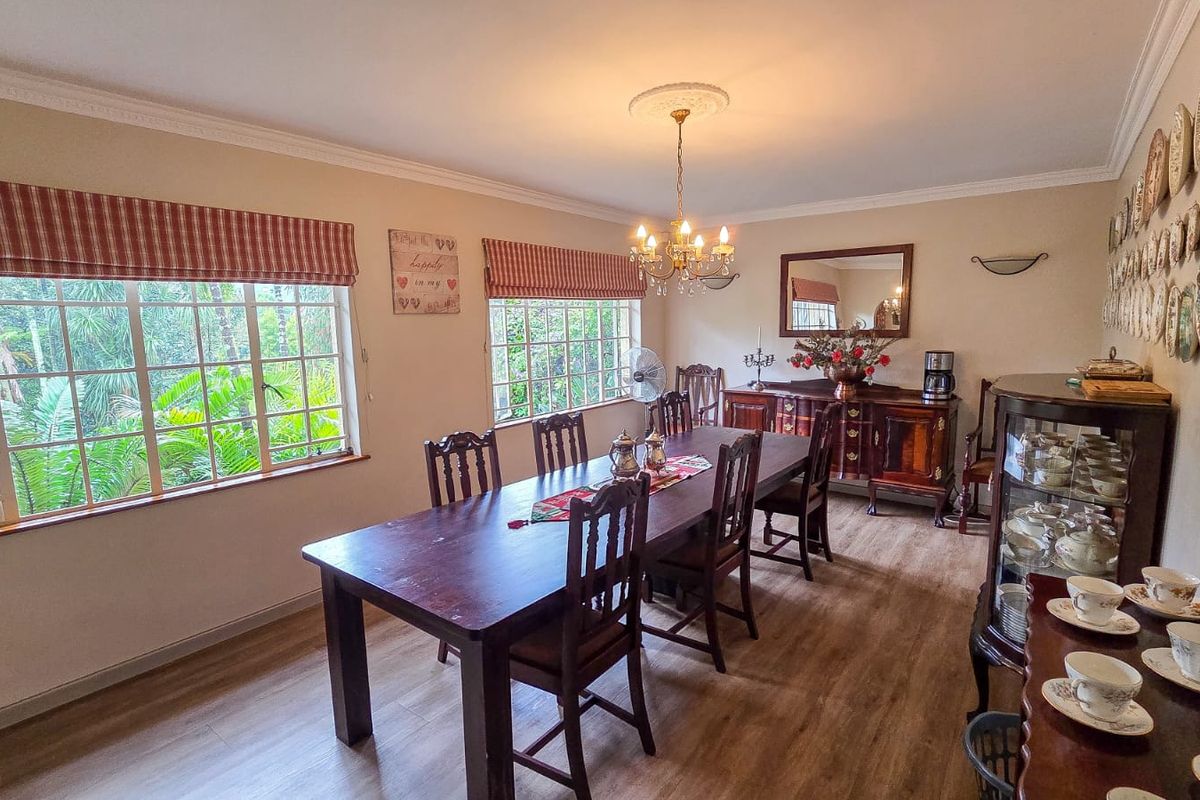 Elegant Family Home with Modern Charm and Breathtaking Views - Photo 3