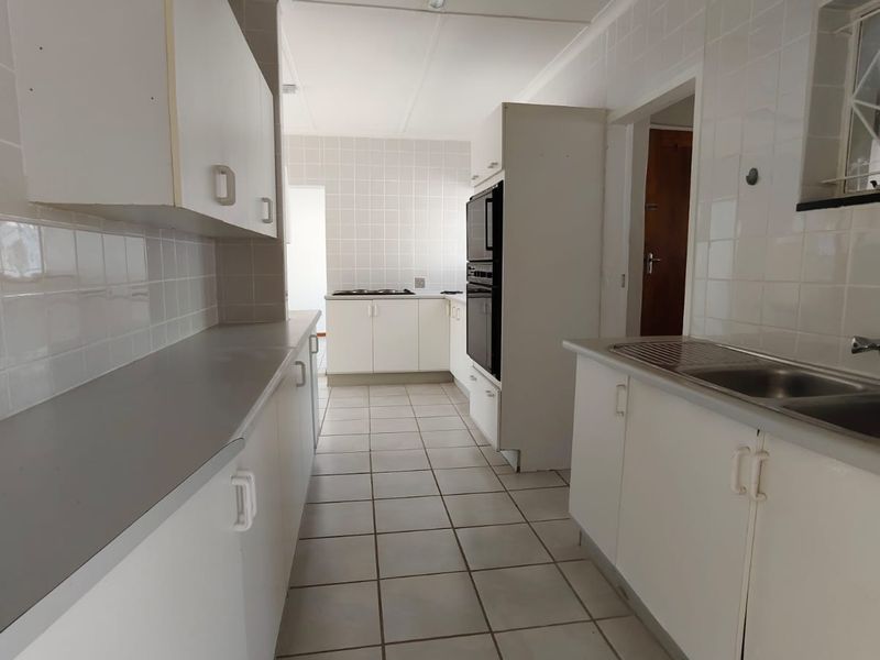Stunning 3 bedroom family home with Pool for rental!! - Photo 7