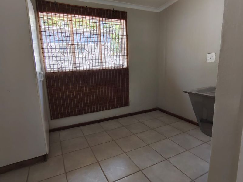 Stunning 3 bedroom family home with Pool for rental!! - Photo 6