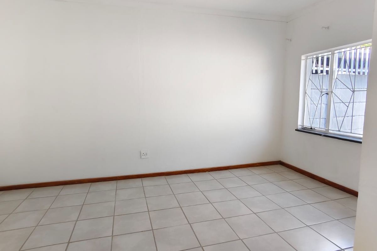Stunning 3 bedroom family home with Pool for rental!! - Photo 5