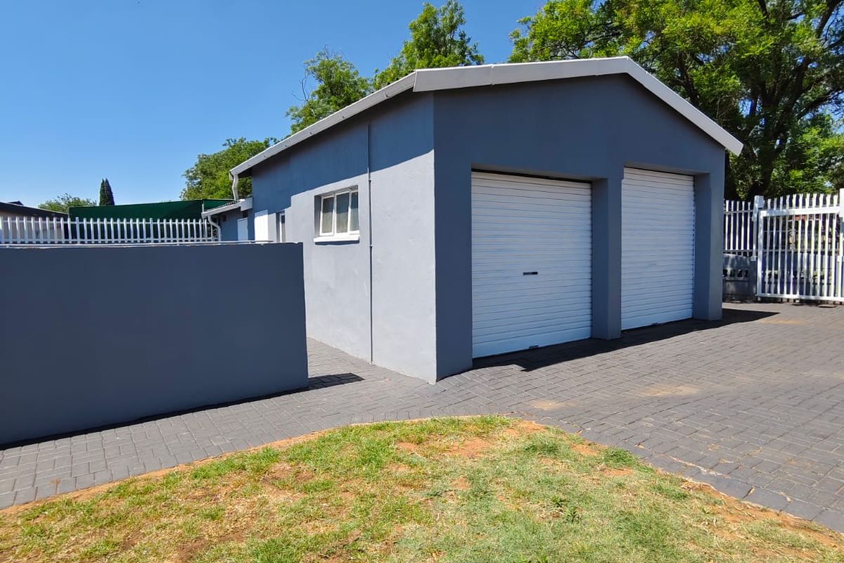 Stunning 3 bedroom family home with Pool for rental!! - Photo 4