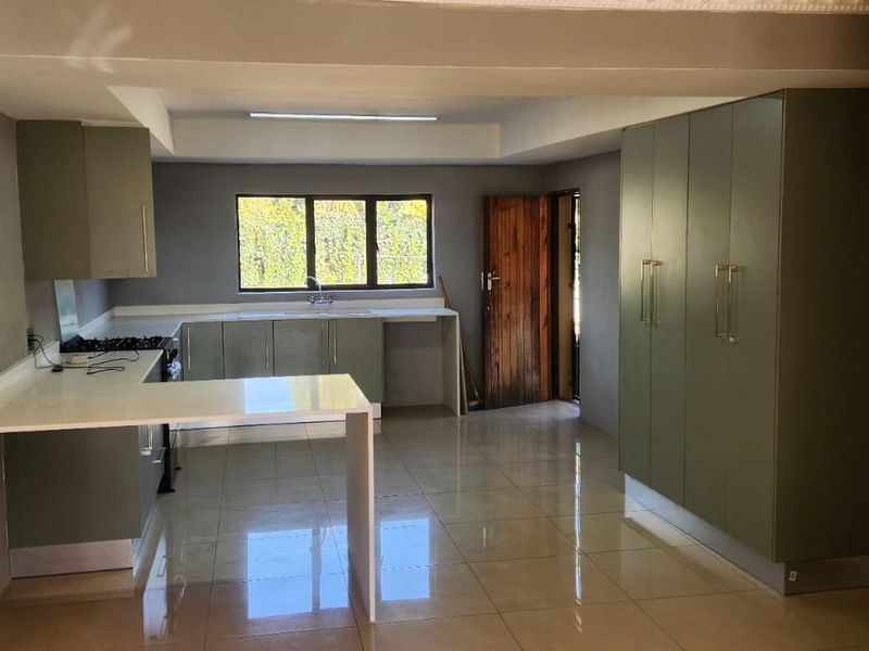 Renovated 3 bedroom house with 2 bedroom Flat in Rynsoord, Benoni - Photo 8