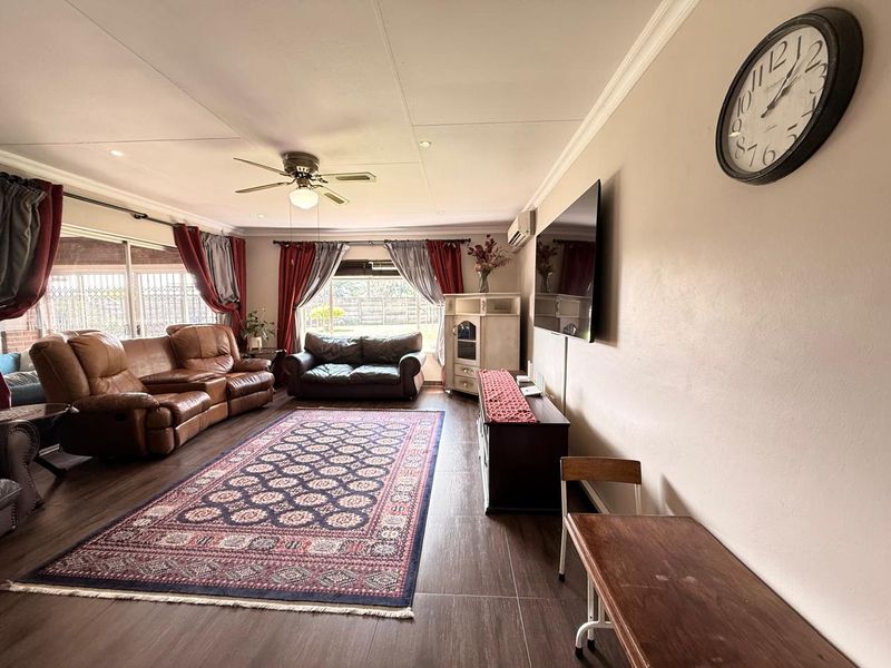 5 Bedroom with Flat option in Aviary Hill - Photo 10