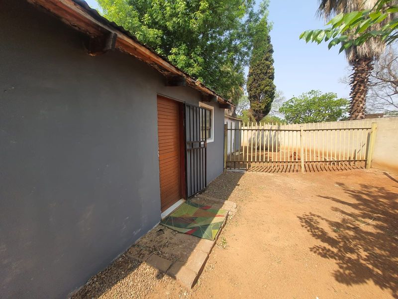 Investment Property In CW 1 - Photo 2