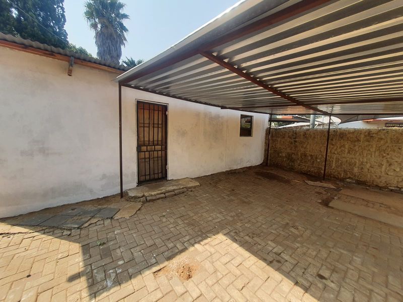 Investment Property In CW 1 - Photo 4