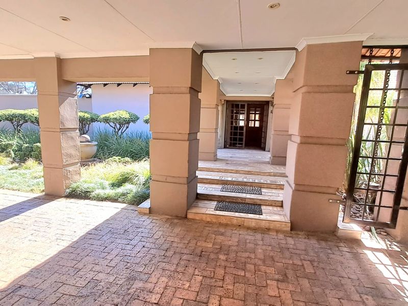 Your Dream Family Home Awaits! - Photo 10