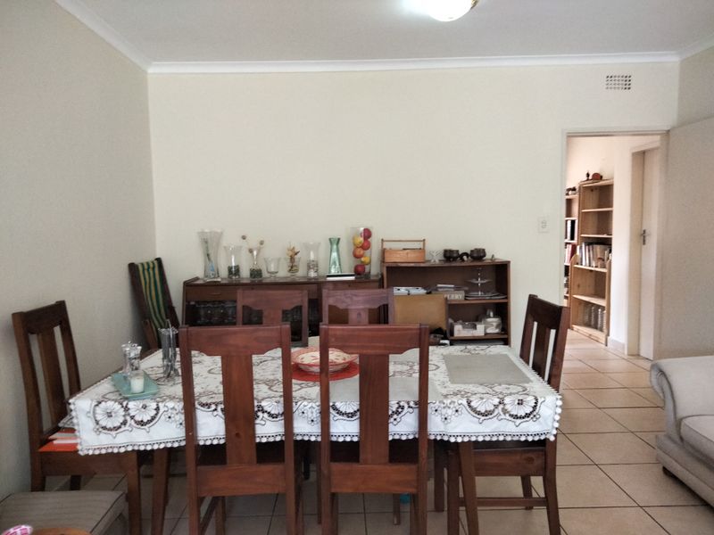 A 2 bedroom 2 bathroom Simplex townhouse - Photo 10