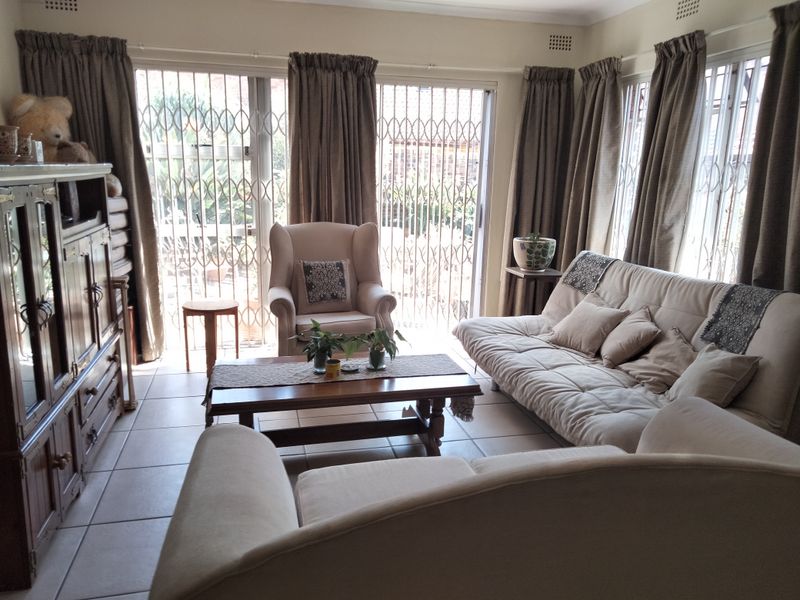 A 2 bedroom 2 bathroom Simplex townhouse - Photo 7