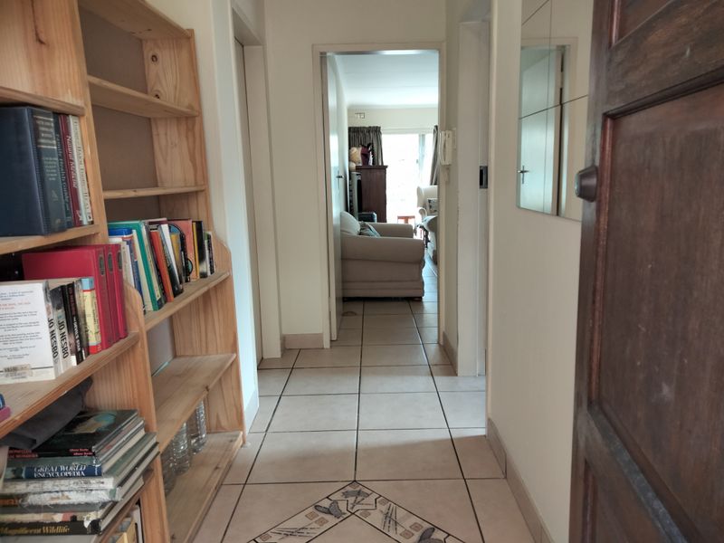 A 2 bedroom 2 bathroom Simplex townhouse - Photo 3