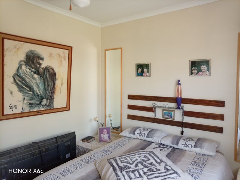 House For Sale – 3 Bedrooms - Photo 8