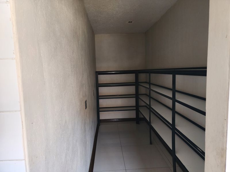 Elegant 5-Bedroom Double-Storey Family Home - Photo 6