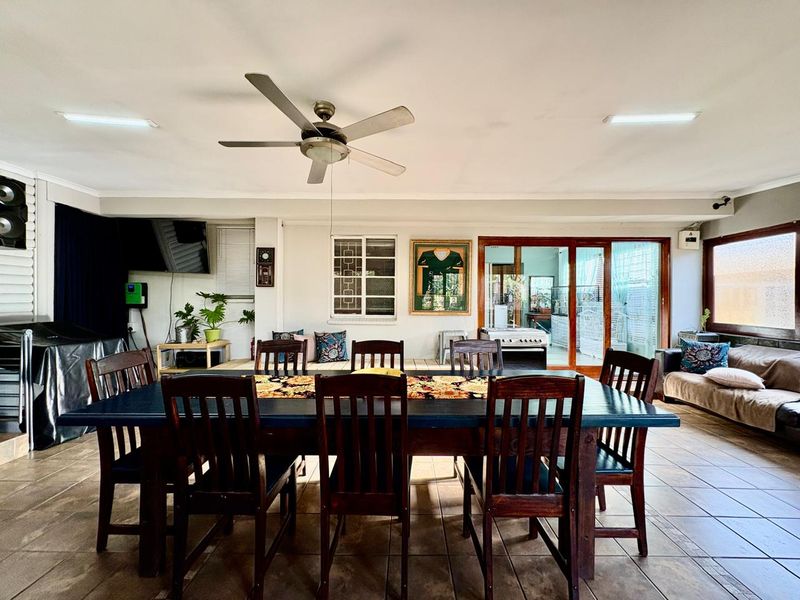 Modern 3 Bedroom House with 2 Flalets and Pool in Brenthurst - Photo 7