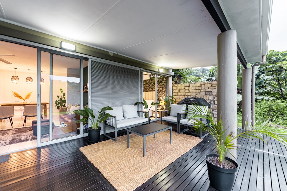 Elegant three bedroom home for sale - Photo 2