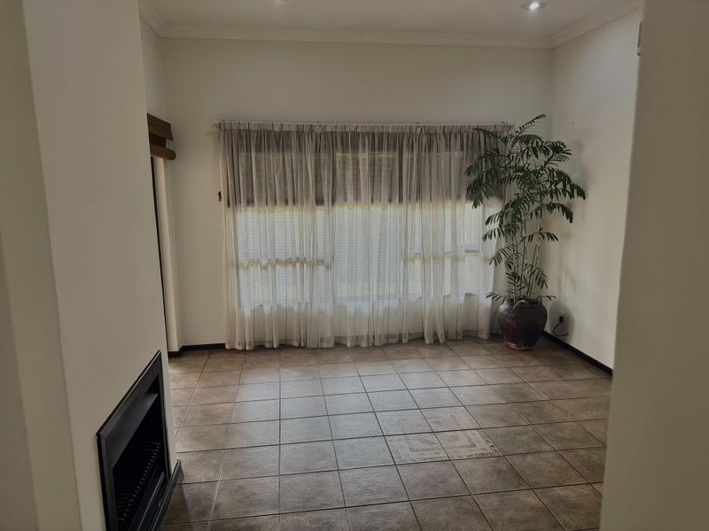 Charming Dam House for Sale! - Photo 6