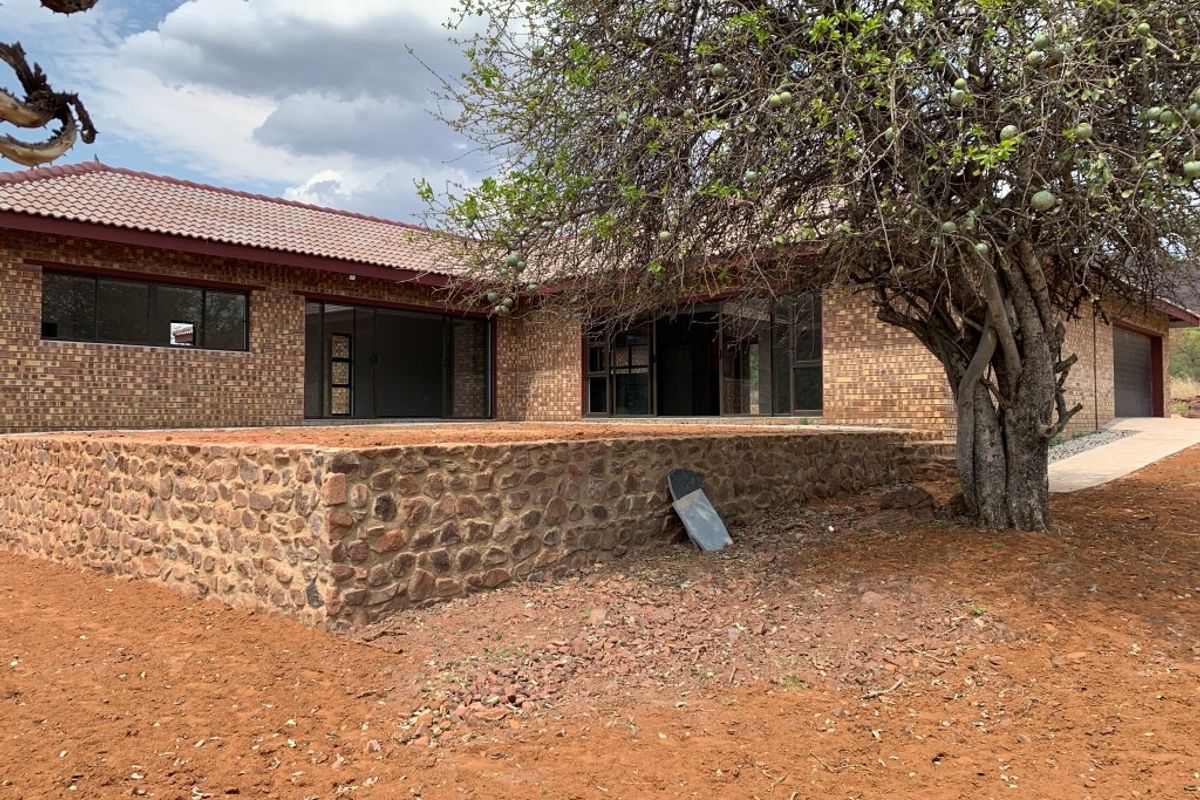 Brand-New Home Overlooking Kranspoort Dam & Golf Course - Photo 3