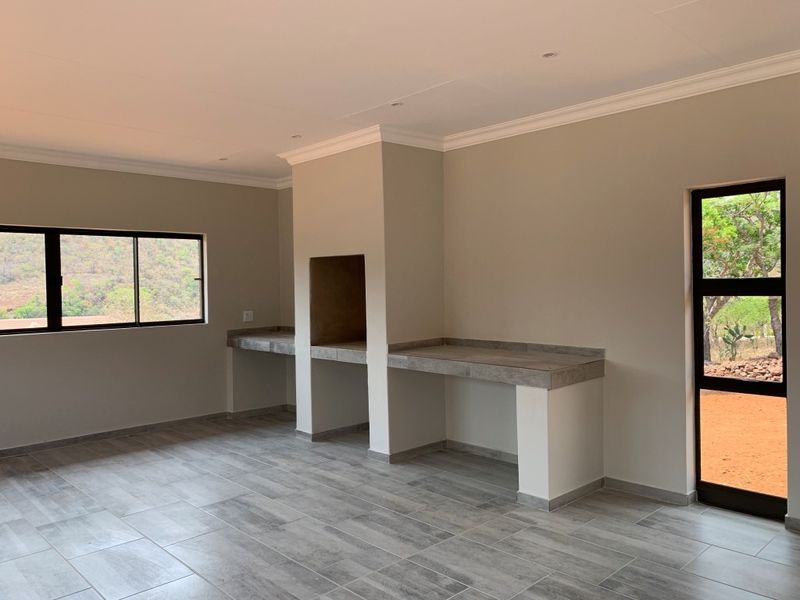 Brand-New Home Overlooking Kranspoort Dam & Golf Course - Photo 10