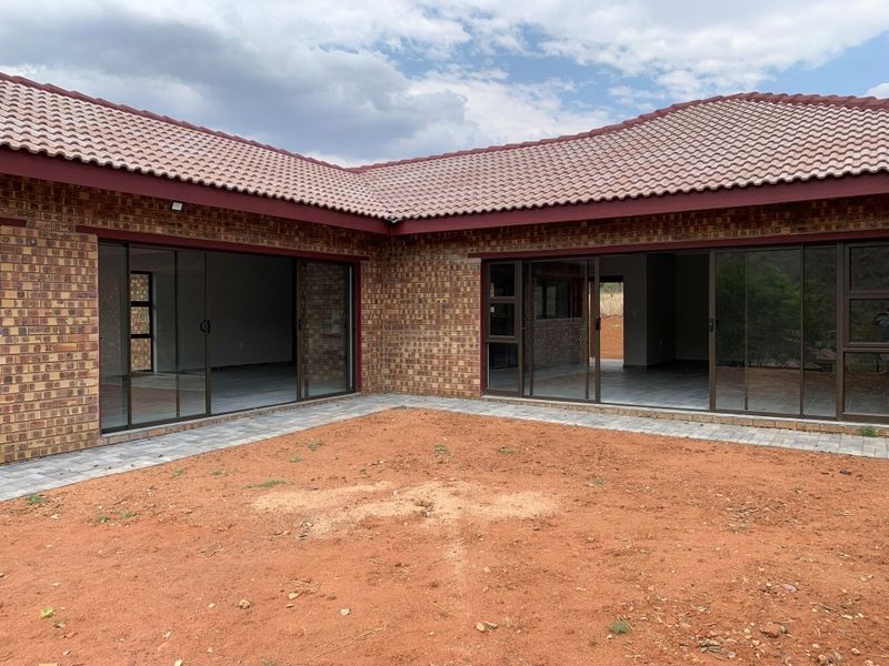 Brand-New Home Overlooking Kranspoort Dam & Golf Course - Photo 4