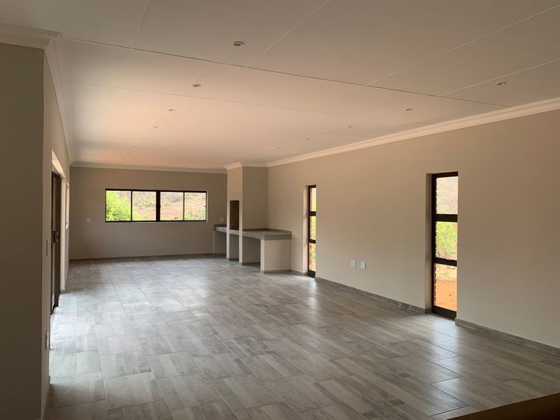 Brand-New Home Overlooking Kranspoort Dam & Golf Course - Photo 9