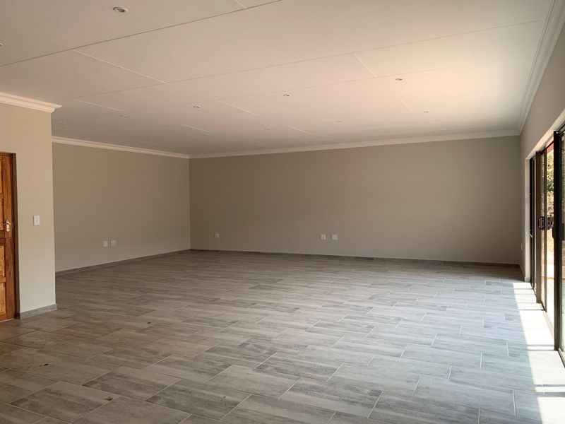 Brand-New Home Overlooking Kranspoort Dam & Golf Course - Photo 7