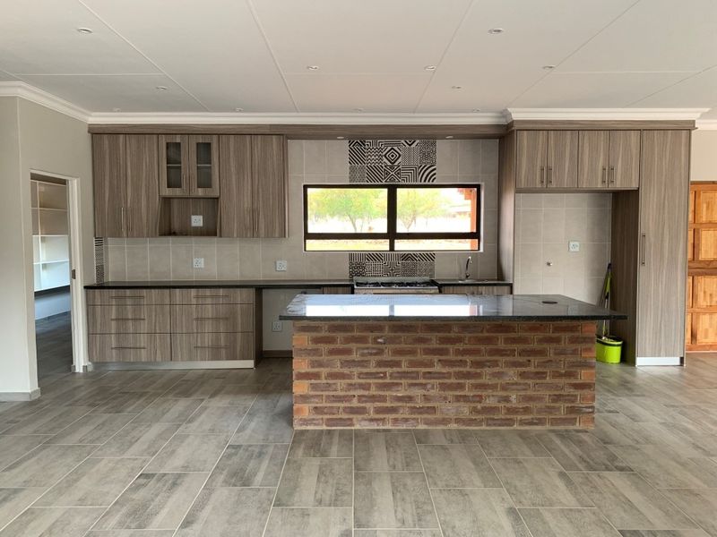 Brand-New Home Overlooking Kranspoort Dam & Golf Course - Photo 6